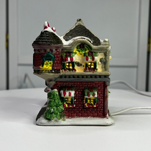 Candy Shop Wellington Square Collection Lighted Christmas Village Building 2004 - Picture 11 of 12